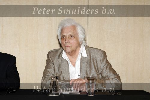 Amsterdam 1 juli 2009
Robert Schoemacher en zijn vader Matthijs tijdens persconferentie in het hilton hotel waar ze bekendmaken dat de familie Malenstein van de Bergmann kliniek 
hun kliniek overgenomen heeft.  Wel blijven ze werken voor hen.
Peter Smulders bv