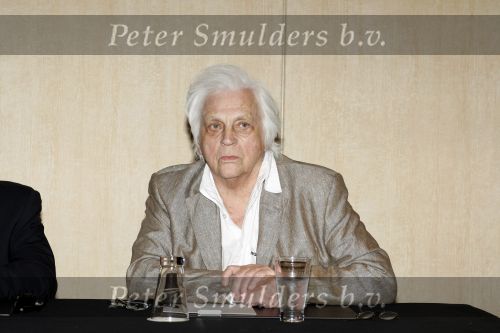 Amsterdam 1 juli 2009
Robert Schoemacher en zijn vader Matthijs tijdens persconferentie in het hilton hotel waar ze bekendmaken dat de familie Malenstein van de Bergmann kliniek 
hun kliniek overgenomen heeft.  Wel blijven ze werken voor hen.
Peter Smulders bv