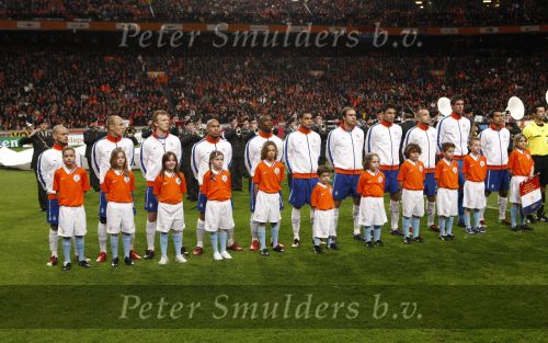 Amsterdam, 3 Maart 2010
Maxime Gullit als ballenjongen bij de interland Nederland-Verenigde Staten
Foto Peter Smulders BV