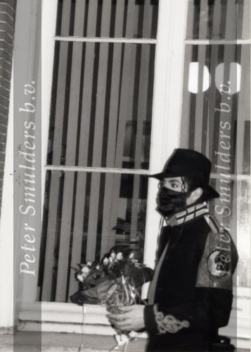 Amsterdam, Oktober 1996
Michael Jackson voor het Grand Hotel
Foto Miriam Lezer