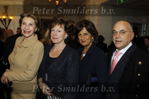 Amsterdam 7 maart 2010
Modeshow Frans Molenaar in het Amstel Hotel. Neelie Kroes met Sylvia Toth en Tonnie Thunissen
Peter Smulders bv
