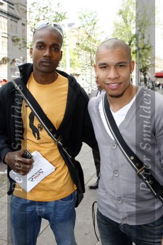 Amsterdam 18 juni 2009
Dads moment georganiseerd door the class company. Nigel de Jong met een vriend
De heren gingen op scooters door de stad.
Peter Smulders bv