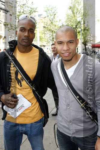 Amsterdam 18 juni 2009
Dads moment georganiseerd door the class company. Nigel de Jong met een vriend
De heren gingen op scooters door de stad.
Peter Smulders bv