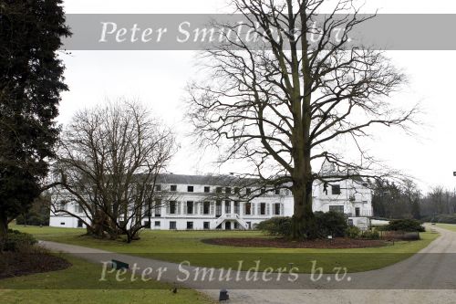 Soestdijk 8 maart 2010
Presentatie boek Annejet v Zijl over prins Bernhard op paleis soestdijk. Cees Fasseur Hans Blom Geert Mak en Philip Freriks zijn aanwezig om het boek te bespreken.
Peter Smulders bv