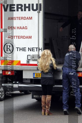 Londen 8 februari 2010
Patricia Paay  gaat verhuizen naar nederland.
Peter Smulders bv
