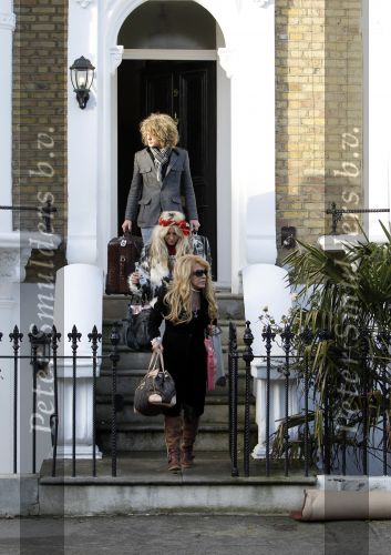 Londen 9 februari 2010
Patricia Paay Christina Curry en haar vriendje Dexter verlaten voor de laatste keer hun huis nadat de verhuizers alles opgehaald hebben.
Peter Smulders bv