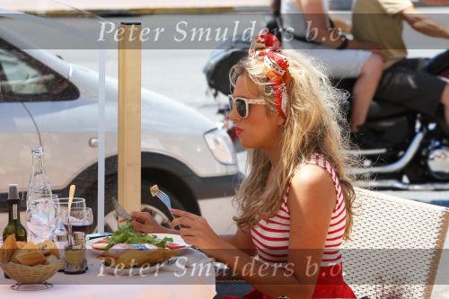 Cannes, 18 Juli 2009
Patricia Paay met haar dochter Christina Curry shoppend, wandelend en tijdens de lunch.
Foto Peter Smulders BV