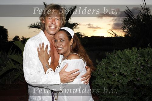 Ibiza 11 juli 2009
Patty Brard met vriend Antoine en hun 2 hondjes bij haar huis op ibiza.
Peter Smulders bv