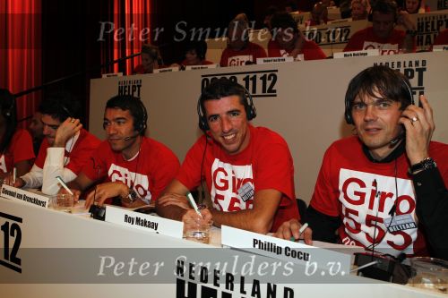 Hilversum 21 januari 2010
Rtl SBS en de NOS hebben samen een tv programma en aktie in elkaar gedraaid om zoveel mogelijk geld op te halen voor giro 55 ten bate van Haiti. Philip Cocu Giovanni v Bronkhorst en Roy Makaay
Peter Smulders bv