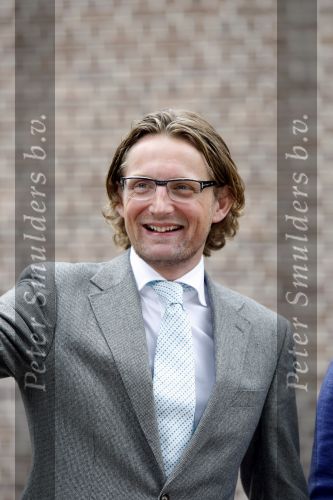 Apeldoorn 6 juni 2009
De koninklijke familie bezoekt paleis het Loo een maand na de aanslag. Prins Floris Prinses Annette en Prins Bernhard jr
Peter Smulders bv