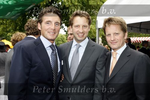 Breukelen 17 juni 2009
Haringparty op Neijenrode. prins Maurits Floris en Pieter Christiaan
Peter Smulders bv