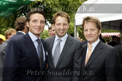 Breukelen 17 juni 2009
Haringparty op Neijenrode. prins Maurits Floris en Pieter Christiaan
Peter Smulders bv