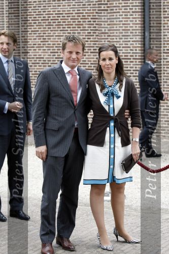 Apeldoorn 6 juni 2009
De koninklijke familie bezoekt paleis het Loo een maand na de aanslag. Prins Pieter Christiaan en Prinses Anita
Peter Smulders bv
