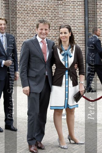 Apeldoorn 6 juni 2009
De koninklijke familie bezoekt paleis het Loo een maand na de aanslag. Prins Pieter Christiaan en Prinses Anita
Peter Smulders bv