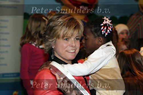 Den Haag 25 februari 2010
Prinses laurentien ontvangt het eerste sesamstraat boek in Madurodam.
Lisa Wade presenteert het programma.
Peter Smulders bv