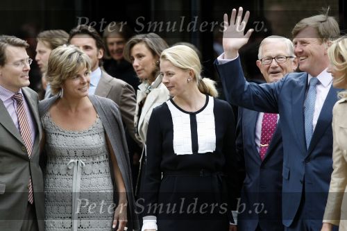 Apeldoorn 6 juni 2009
De koninklijke familie bezoekt paleis het Loo een maand na de aanslag. Prinses mabel
Peter Smulders bv