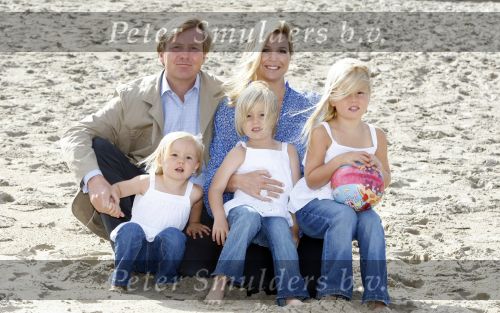 Wassenaar 20 juli 2009
Fotouurtje met Prins Willem Alexander, Prinses Maxima, Prinses Amalia, Prinses Alexia en Prinses Ariane op het strand van Wassenaar
