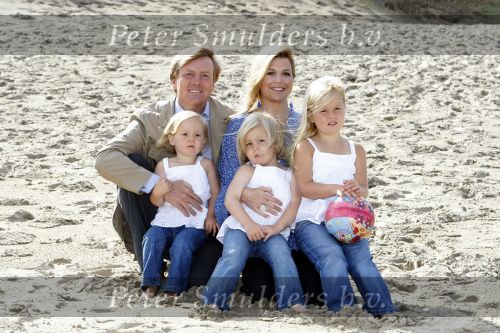 Wassenaar 20 juli 2009
Fotouurtje met Prins Willem Alexander, Prinses Maxima, Prinses Amalia, Prinses Alexia en Prinses Ariane op het strand van Wassenaar