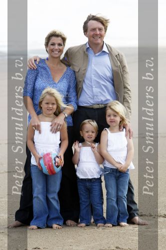 Wassenaar 20 juli 2009
Fotouurtje met Prins Willem Alexander, Prinses Maxima, Prinses Amalia, Prinses Alexia en Prinses Ariane op het strand van Wassenaar