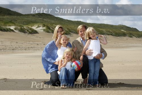 Wassenaar 20 juli 2009
Fotouurtje met Prins Willem Alexander, Prinses Maxima, Prinses Amalia, Prinses Alexia en Prinses Ariane op het strand van Wassenaar