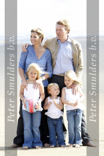 Wassenaar 20 juli 2009
Fotouurtje met Prins Willem Alexander, Prinses Maxima, Prinses Amalia, Prinses Alexia en Prinses Ariane op het strand van Wassenaar