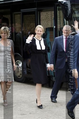 Apeldoorn 6 juni 2009
De koninklijke familie bezoekt paleis het Loo een maand na de aanslag. Prinses mabel
Peter Smulders bv