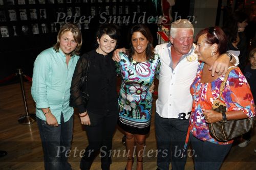 Amsterdam 13 juni 2009
De Toppers in concert in de arena met Rene Froger Gordon en Jeroen v d Boom. Rachel Roxeanne en Andre Hazes jr met vrienden
Peter Smulders bv