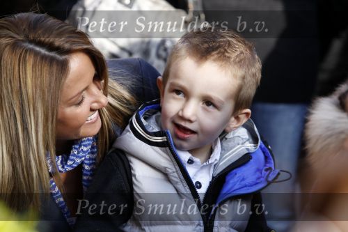 Amsterdam 6 maart 2010
Ramona Streekstra mat haar zoontje Jessey Sneijders bij azzuro kids ivm Orange Babies aktie.
Peter Smulders bv