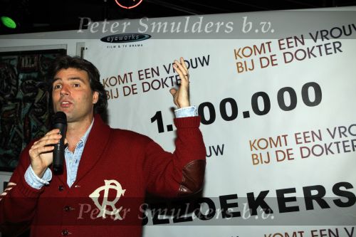 Amsterdam 15 januari 2010
Feestje vanwege 1000000 (miljoen) bezoekers bij de film komt een vrouw bij de dokter in het cobra cafe. Aanwezige cast Barry Atsma Carice v Houten Anna Drijver Dirk Zeelenberg, producent Reinout Oerlemans met zijn vrouw Danielle en schrijver Kluun met zijn vrouw.
Peter Smulders bv