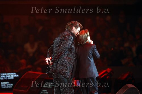 Amsterdam 13 juni 2009
De Toppers in concert in de arena met Rene Froger Gordon en Jeroen v d Boom.
Peter Smulders bv