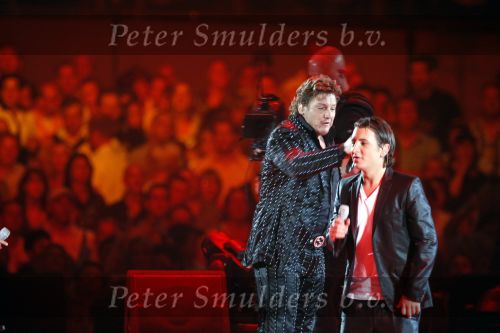 Amsterdam 13 juni 2009
De Toppers in concert in de arena met Rene Froger Gordon en Jeroen v d Boom.
Peter Smulders bv