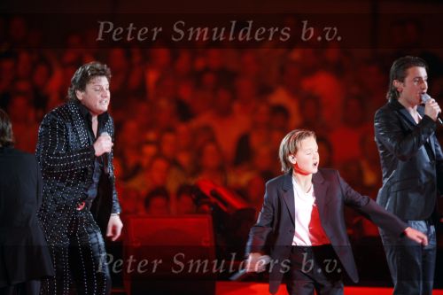 Amsterdam 13 juni 2009
De Toppers in concert in de arena met Rene Froger Gordon en Jeroen v d Boom.
Peter Smulders bv