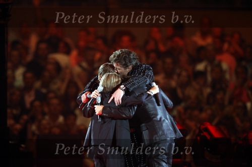 Amsterdam 13 juni 2009
De Toppers in concert in de arena met Rene Froger Gordon en Jeroen v d Boom.
Peter Smulders bv