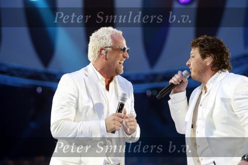 Amsterdam 13 juni 2009
De Toppers in concert in de arena met Rene Froger Gordon en Jeroen v d Boom.
Peter Smulders bv