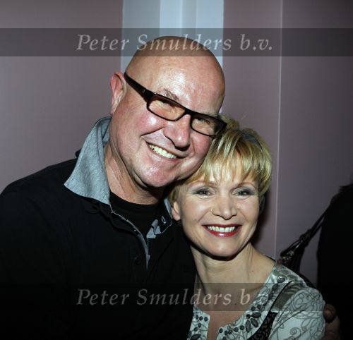 Haarlem 8 maart 2010
Premiere als de dood in de stadsschouwburg van haarlem. Renee Soutendijk met man Ted Lensen
Peter Smulders bv