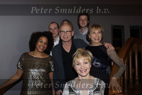 Haarlem 8 maart 2010
Premiere als de dood in de stadsschouwburg van haarlem. Renee Soutendijk met pruik en cast oa Sjoerd Pleissier
Peter Smulders bv