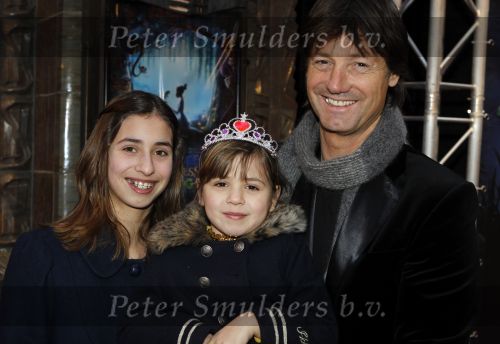 Amsterdam 30 januari 2010
Premiere de prinses en de kikker in Tuschinski. Rick Engelkes met dochters
Peter Smulders bv