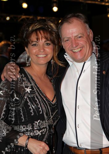 Hilversum, 3 Maart 2010 Uitreiking Gouden Harpen in Studio 22
Riny Schreijenberg met partner
Foto Peter Smulders BV