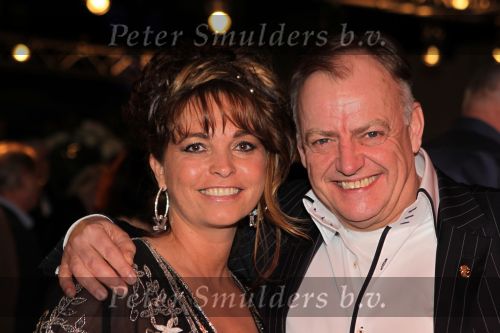 Hilversum, 3 Maart 2010 Uitreiking Gouden Harpen in Studio 22
Riny Schreijenberg met partner
Foto Peter Smulders BV