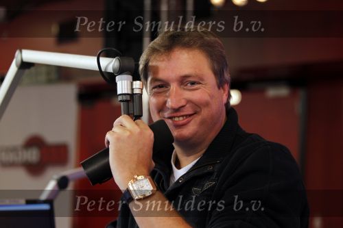Hilversum 21 januari 2010
Rtl SBS en de NOS hebben samen een tv programma en aktie in elkaar gedraaid om zoveel mogelijk geld op te halen voor giro 55 ten bate van Haiti. Rob v Someren met TW Steel horloge
Peter Smulders bv