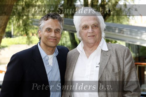 Amsterdam 1 juli 2009
Robert Schoemacher en zijn vader Matthijs tijdens persconferentie in het hilton hotel waar ze bekendmaken dat de familie Malenstein van de Bergmann kliniek 
hun kliniek overgenomen heeft.  Wel blijven ze werken voor hen.
Peter Smulders bv