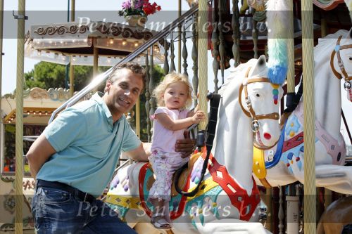Sant Tropez 7 augustus 2009
Robert Claudia en Olivia Schoemacher op vakantie in sant Tropez.
Peter Smulders bv
