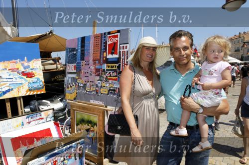 Sant Tropez 7 augustus 2009
Robert Claudia en Olivia Schoemacher op vakantie in sant Tropez.
Peter Smulders bv