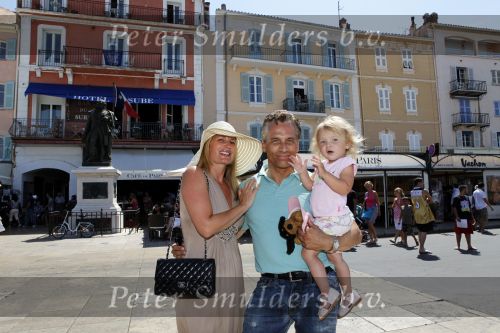Sant Tropez 7 augustus 2009
Robert Claudia en Olivia Schoemacher op vakantie in sant Tropez.
Peter Smulders bv