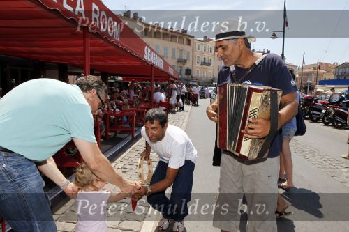 Sant Tropez 7 augustus 2009
Robert Claudia en Olivia Schoemacher op vakantie in sant Tropez.
Peter Smulders bv
