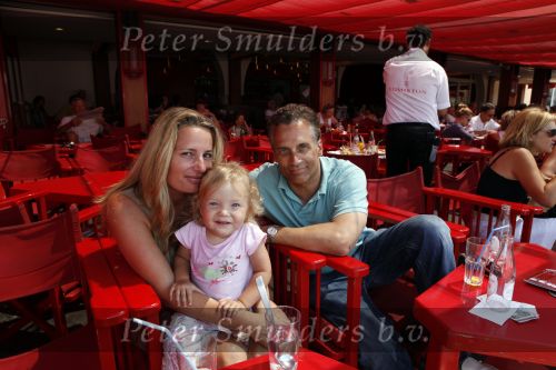 Sant Tropez 7 augustus 2009
Robert Claudia en Olivia Schoemacher op vakantie in sant Tropez.
Peter Smulders bv