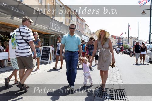 Sant Tropez 7 augustus 2009
Robert Claudia en Olivia Schoemacher op vakantie in sant Tropez.
Peter Smulders bv