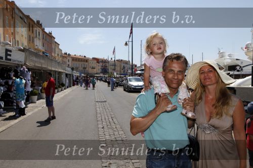 Sant Tropez 7 augustus 2009
Robert Claudia en Olivia Schoemacher op vakantie in sant Tropez.
Peter Smulders bv