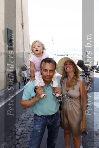 Sant Tropez 7 augustus 2009
Robert Claudia en Olivia Schoemacher op vakantie in sant Tropez.
Peter Smulders bv