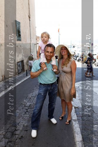 Sant Tropez 7 augustus 2009
Robert Claudia en Olivia Schoemacher op vakantie in sant Tropez.
Peter Smulders bv